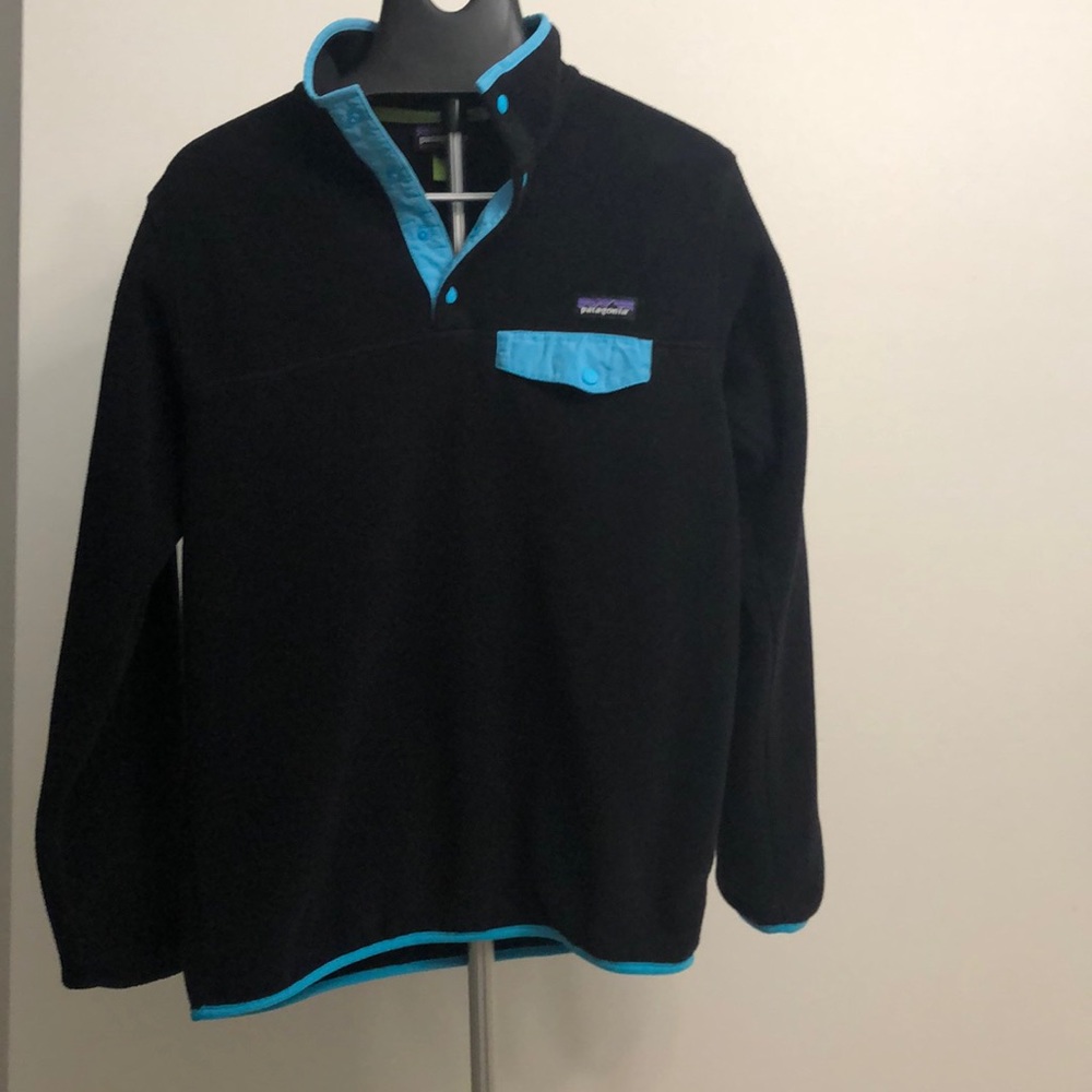 Black Patagonia Pullover